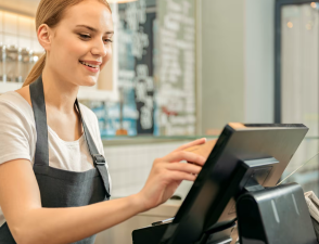 Want to Be a Cashier? Here's What to Expect